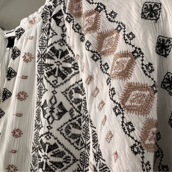 Blue Rain Francesca's Peasant Boho Bubble Sleeve Shift Dress | White/Bronze/Blk - Picture 6 of 10